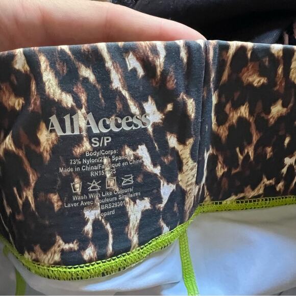 All Access Center Stage High Rise Pocket Leggings in Leopard - Picture 7 of 7